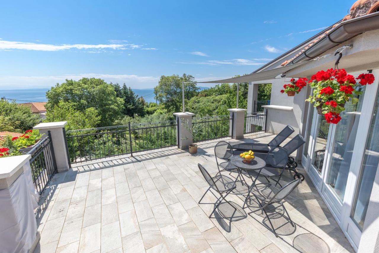 Pobri Design Apartments Volosko Luaran gambar